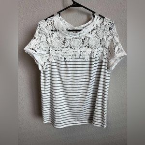Boutique women’s size large top – NWOT!